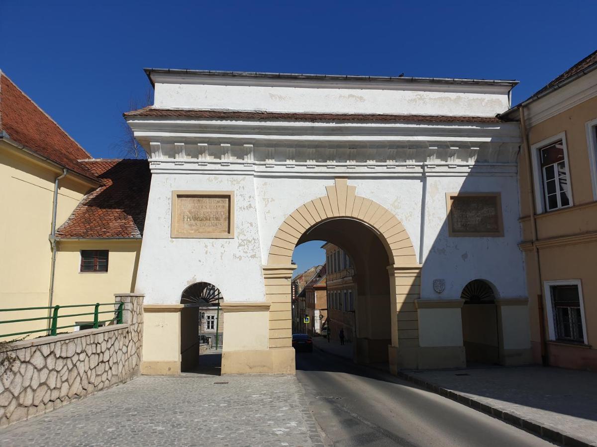 Old City Lux Braşov Esterno foto